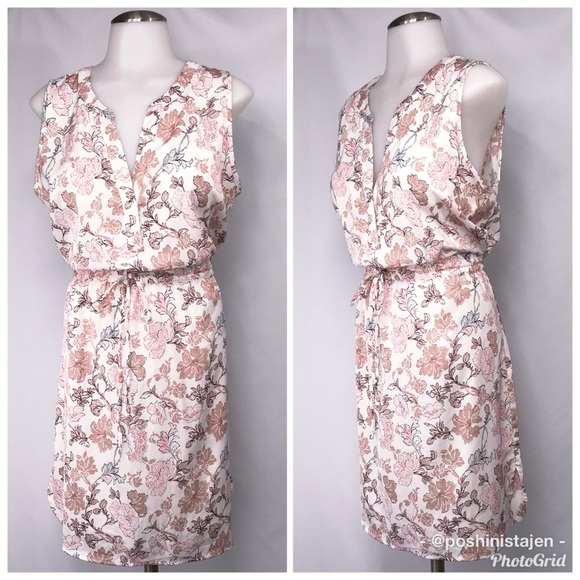 Ann Taylor Dresses & Skirts - Ann Taylor Split Neck Floral Drawstring Dress